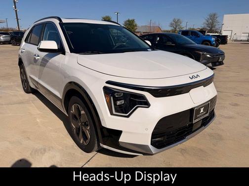 Snow White Pearl 2026 Kia Niro EV Wave