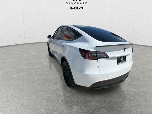 2022 Tesla Model Y Long Range Dual Motor All-Wheel Drive