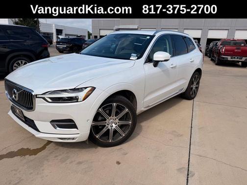 Crystal White Metallic 2021 Volvo XC60 T5 Inscription