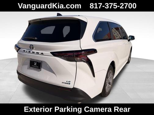 2024 Toyota Sienna LE