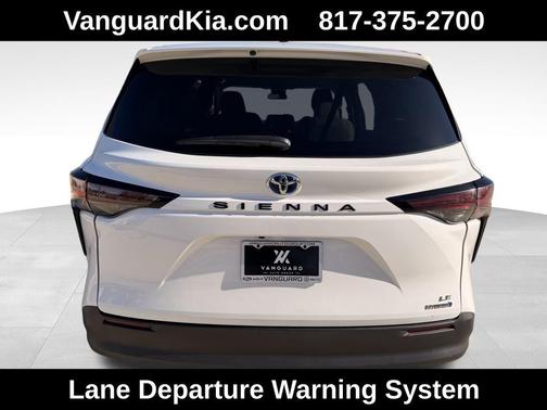 2024 Toyota Sienna LE