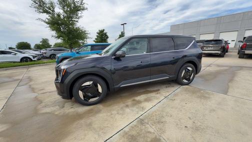 2026 Kia EV9 Light Long Range