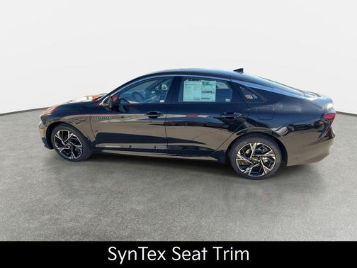 Aurora Black Pearl 2026 Kia K5 GT-Line FWD