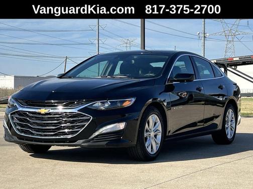 Mosaic Black Metallic 2025 Chevrolet Malibu FWD 1LT