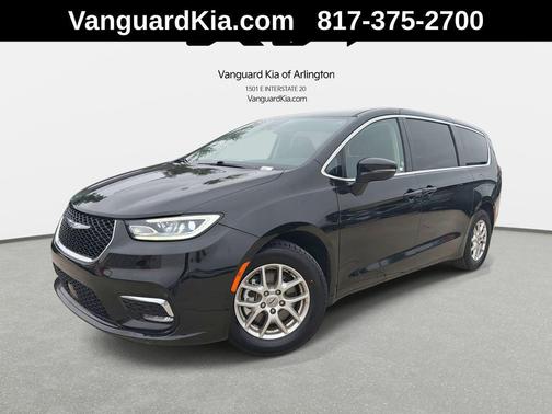 Brilliant Black Crystal Pearlcoat 2023 Chrysler Pacifica Touring L
