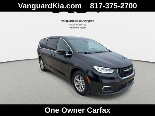 Brilliant Black Crystal Pearlcoat 2023 Chrysler Pacifica Touring L