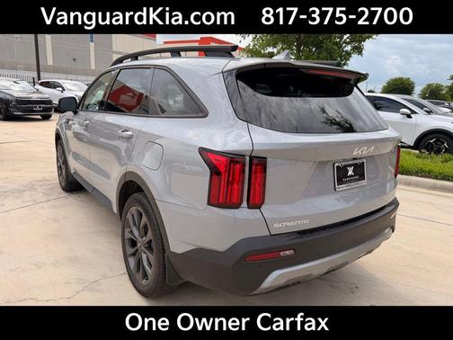 Wolf Gray 2023 Kia Sorento SX