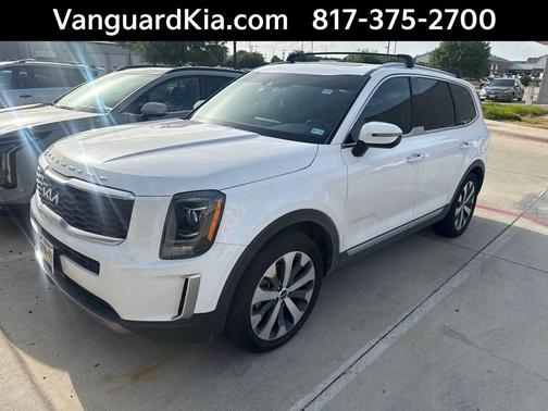 Glacial White Pearl 2022 Kia Telluride S