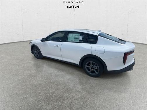2025 Kia K4 LX