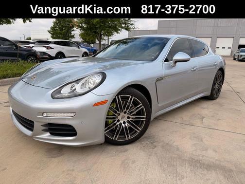 2016 Porsche Panamera 4