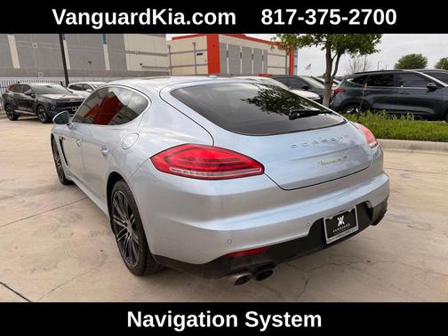 2016 Porsche Panamera 4