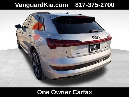 2022 Audi e-tron Premium Plus