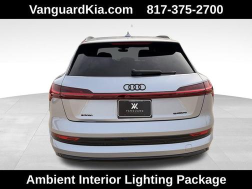 2022 Audi e-tron Premium Plus