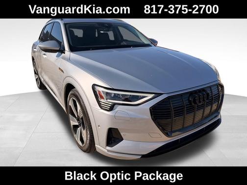 2022 Audi e-tron Premium Plus