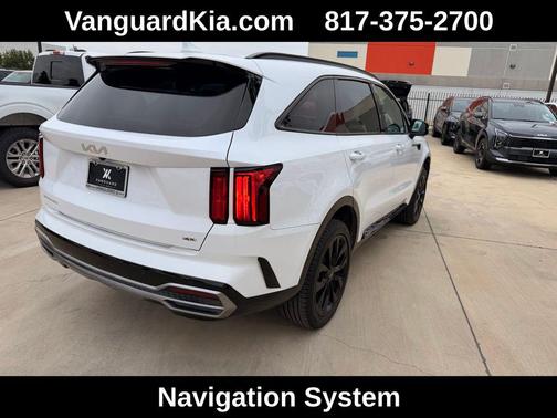Glacial White Pearl 2023 Kia Sorento SX