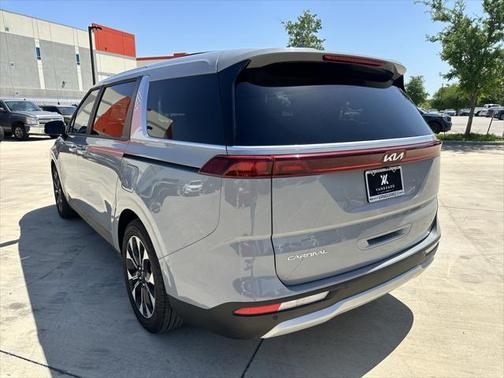 2024 Kia Carnival EX