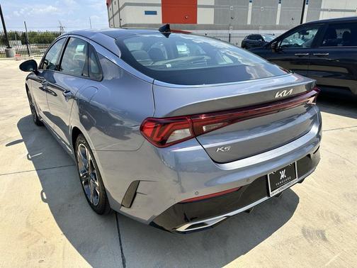 2022 Kia K5 EX