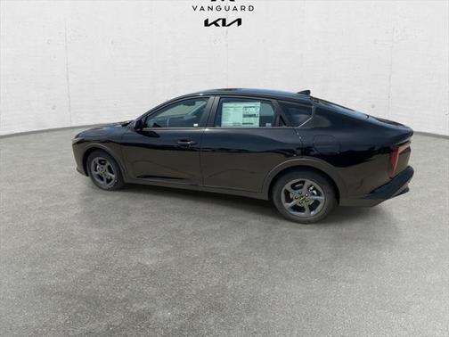 2025 Kia K4 LX