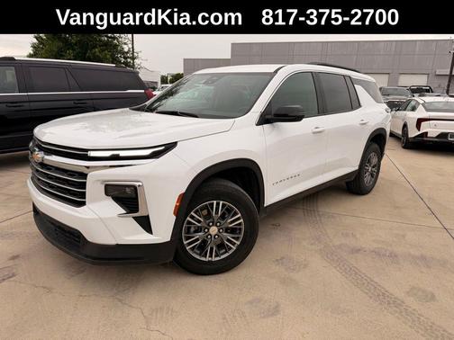 Summit White 2025 Chevrolet Traverse LT