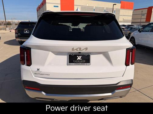 Glacial White Pearl 2026 Kia Sorento S