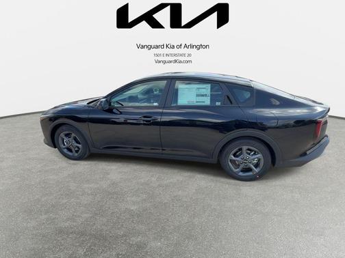 Aurora Black Pearl 2026 Kia K4 LXS