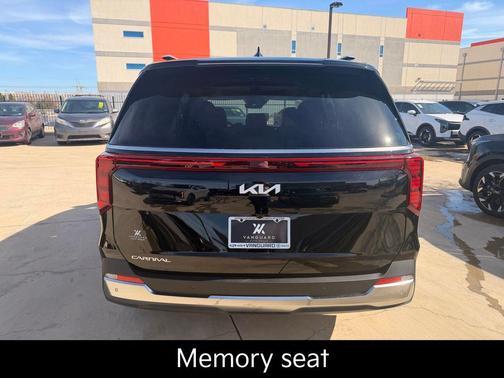 Aurora Black Pearl 2026 Kia Carnival SX