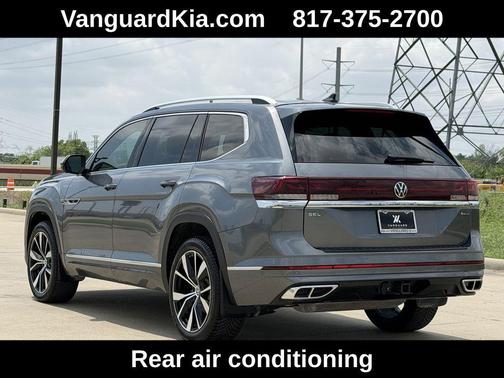 Platinum Gray Metallic 2024 Volkswagen Atlas 2.0T SEL Premium R-Line 4MOTION