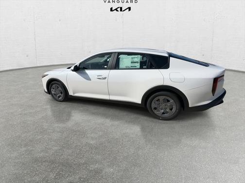 2025 Kia K4 LX