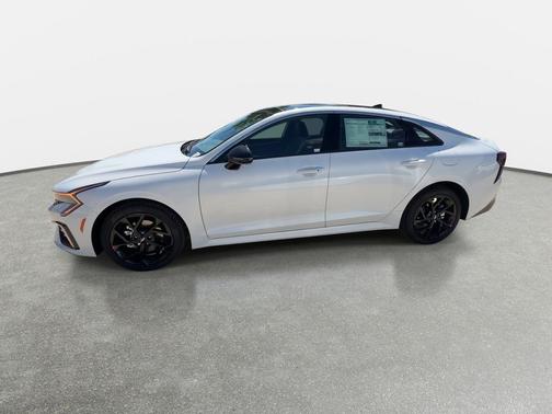 Snow White Pearl 2026 Kia K5 GT-Line FWD
