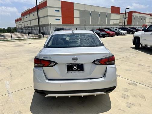 2023 Nissan Versa 1.6 SV