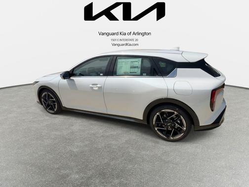 Snow White Pearl 2026 Kia K4 GT-Line