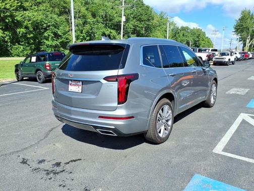 Silver Metallic 2024 Cadillac XT6 Premium Luxury FWD