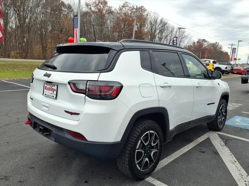 2025 Jeep Compass Trailhawk