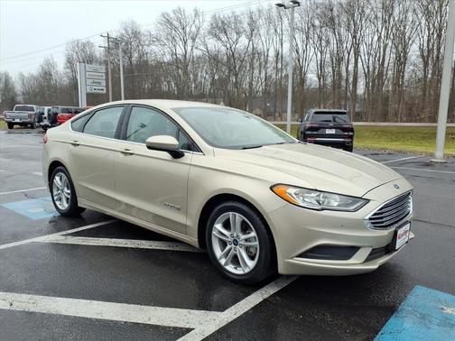 White Gold Metallic 2018 Ford Fusion Hybrid S