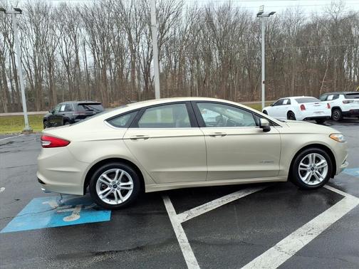 White Gold Metallic 2018 Ford Fusion Hybrid S