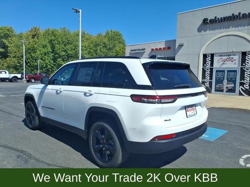 2025 Jeep Grand Cherokee Laredo