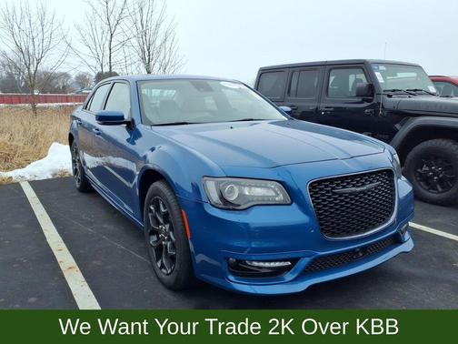 2023 Chrysler 300 Touring L