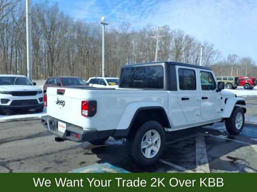 2022 Jeep Gladiator Sport