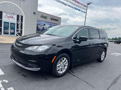 2025 Chrysler Voyager LX