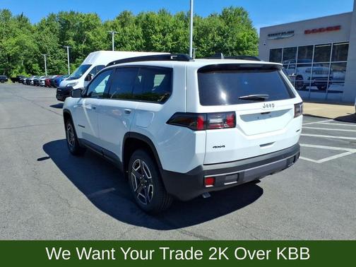 Bright White Clearcoat 2026 Jeep Cherokee LAREDO/LIMITED