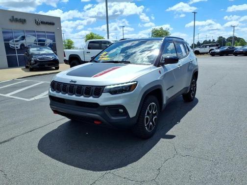 Silver Zynith 2025 Jeep Compass Trailhawk