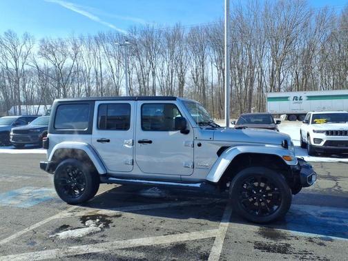 Silver Zynith Clearcoat 2023 Jeep Wrangler 4xe Sahara