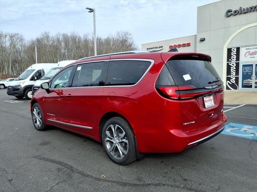 2026 Chrysler Pacifica Pinnacle