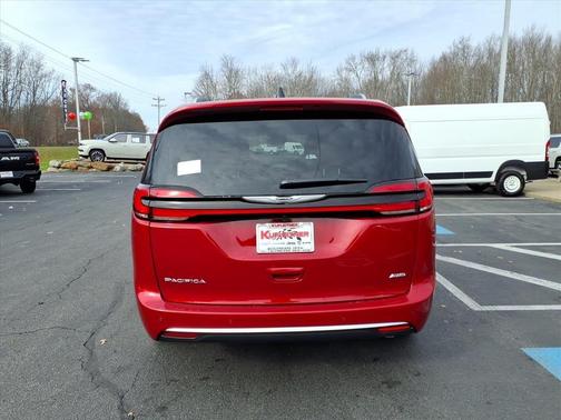 2026 Chrysler Pacifica Pinnacle