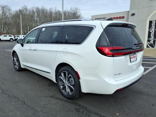 2026 Chrysler Pacifica Pinnacle