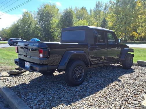 2025 Jeep Gladiator Sport