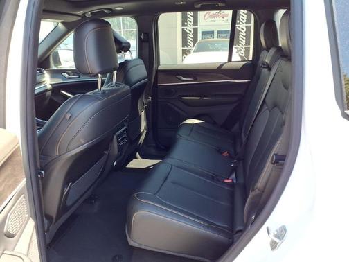 Bright White Clearcoat 2026 Jeep Grand Cherokee Sport