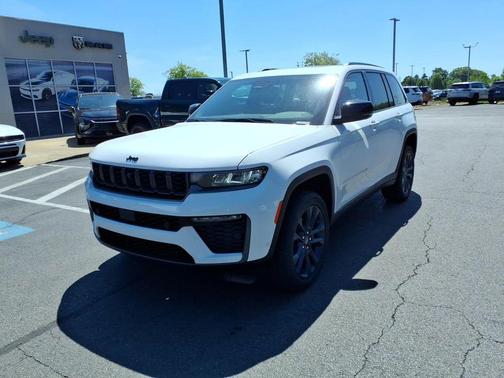 Bright White Clearcoat 2026 Jeep Grand Cherokee Sport