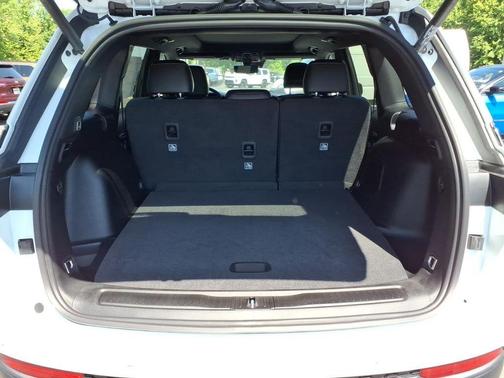 Bright White Clearcoat 2026 Jeep Grand Cherokee Sport