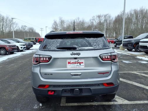 Billet Silver Metallic Clearcoat 2022 Jeep Compass Trailhawk